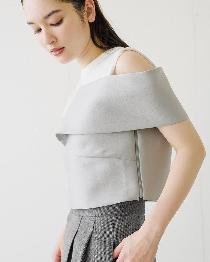 【ドゥクラッセ/DoCLASSE】のオクタダブルクロス・アシメクロップトップス インテリア・キッズ・メンズ・レディースファッション・服の通販 founy(ファニー) https://founy.com/ ファッション Fashion レディースファッション Fashion for Women トップス・カットソー Cut & Sew Tops シャツ・ブラウス・オフィスカジュアル Elegant Blouses & Button-Ups アシンメトリー Asymmetrical Style カットソー Cut and Sewn Top クロップド Cropped, Short Length シルク Silk, 100% Silk バランス Balance, Style Balance パーティ Party, Party Style ビスチェ Bustier, Corset Top フォルム Silhouette, Form フレア Flare, Flared ワイド Wide, Wide Fit 新作・新入荷 New Arrivals / New In ホリデーシーズン Holiday Season |ID: prp329100004210615 ipo3291000000033248143