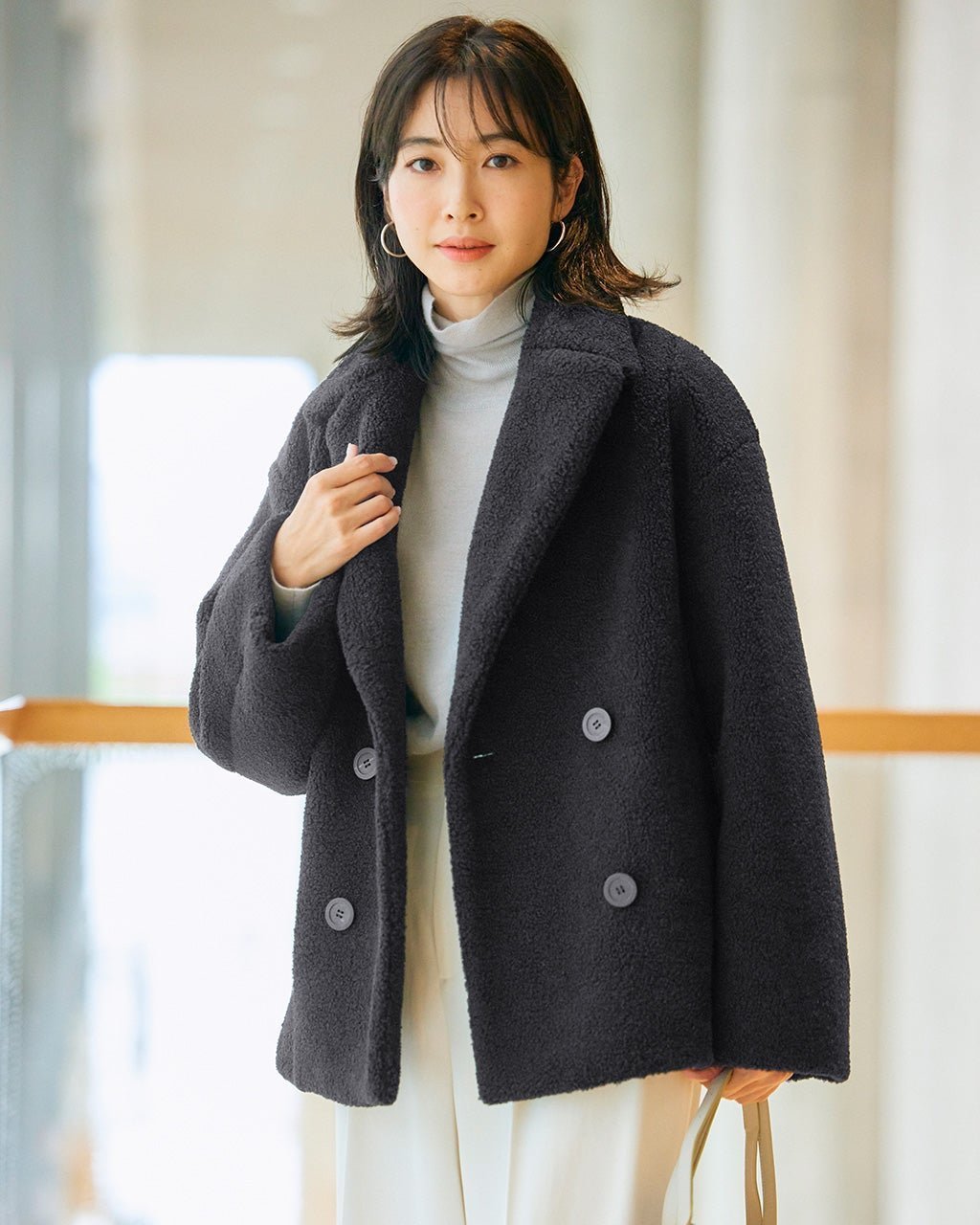 【ドゥクラッセ/DoCLASSE】のライトボア・ショートPコート インテリア・キッズ・メンズ・レディースファッション・服の通販 founy(ファニー) ファッション Fashion レディースファッション Fashion for Women アウター Coat / Outerwear Collection コート・ロングコート・ピーコート Long Coats, Peacoats & More Pコート Pea Coats ショート Short, Short Length ジャケット Jacket, Outerwear グレー|ID: prp329100004217732 ipo3291000000034585207