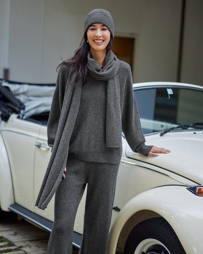 【ドゥクラッセ/DoCLASSE】のピュアカシミヤ・クループルオーバー インテリア・キッズ・メンズ・レディースファッション・服の通販 founy(ファニー) https://founy.com/ ファッション Fashion レディースファッション Fashion for Women トップス・カットソー Cut & Sew Tops ニット Knit Tops & Sweaters カジュアルプルオーバー・ニットトップス Pullovers & Knit Tops / Casual Pullovers ショルダー Shoulder, Shoulder Strap シンプル Simple, Minimal ストール Stole, Wrap セットアップ Set-Up, Coordinated Outfit セーター Sweater, Knitwear ドロップ Drop Shoulder, Dropped Style プレミアム Premium, High-End ミドル Middle Length, Mid Height リュクス Luxury, Elegant, High-End, Chic 冬 Winter / This Winter |ID: prp329100004249596 ipo3291000000030427252