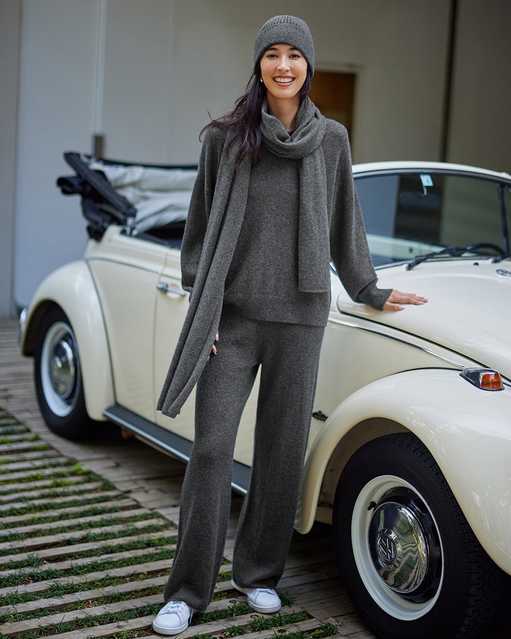 【ドゥクラッセ/DoCLASSE】のピュアカシミヤ・ニットパンツ インテリア・キッズ・メンズ・レディースファッション・服の通販 founy(ファニー) 　ファッション　Fashion　レディースファッション　Fashion for Women　パンツ　Pants & Trousers　シンプル　Simple, Minimal　ストール　Stole, Wrap　スマート　Smart, Elegant　セットアップ　Set-Up, Coordinated Outfit　セーター　Sweater, Knitwear　フィット　Fit, Slim Fit　プレミアム　Premium, High-End　ミドル　Middle Length, Mid Height　リュクス　Luxury, Elegant, High-End, Chic　冬　Winter / This Winter　チャコール|ID: prp329100004249597 ipo3291000000034649695