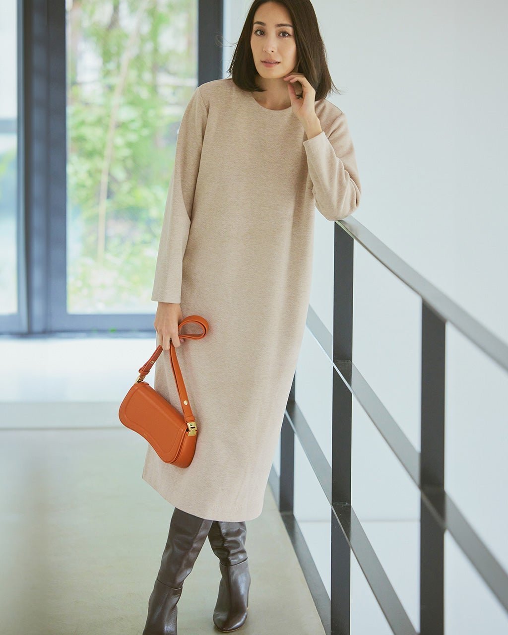 【ドゥクラッセ/DoCLASSE】のウール混ジャージー・ヘリンボーンワンピース インテリア・キッズ・メンズ・レディースファッション・服の通販 founy(ファニー) 　ファッション　Fashion　レディースファッション　Fashion for Women　ワンピース　Dresses　ピーチ　Peach, Soft Touch　無地　Plain, Solid Color　ベージュ・パターン|ID: prp329100004249611 ipo3291000000036038278