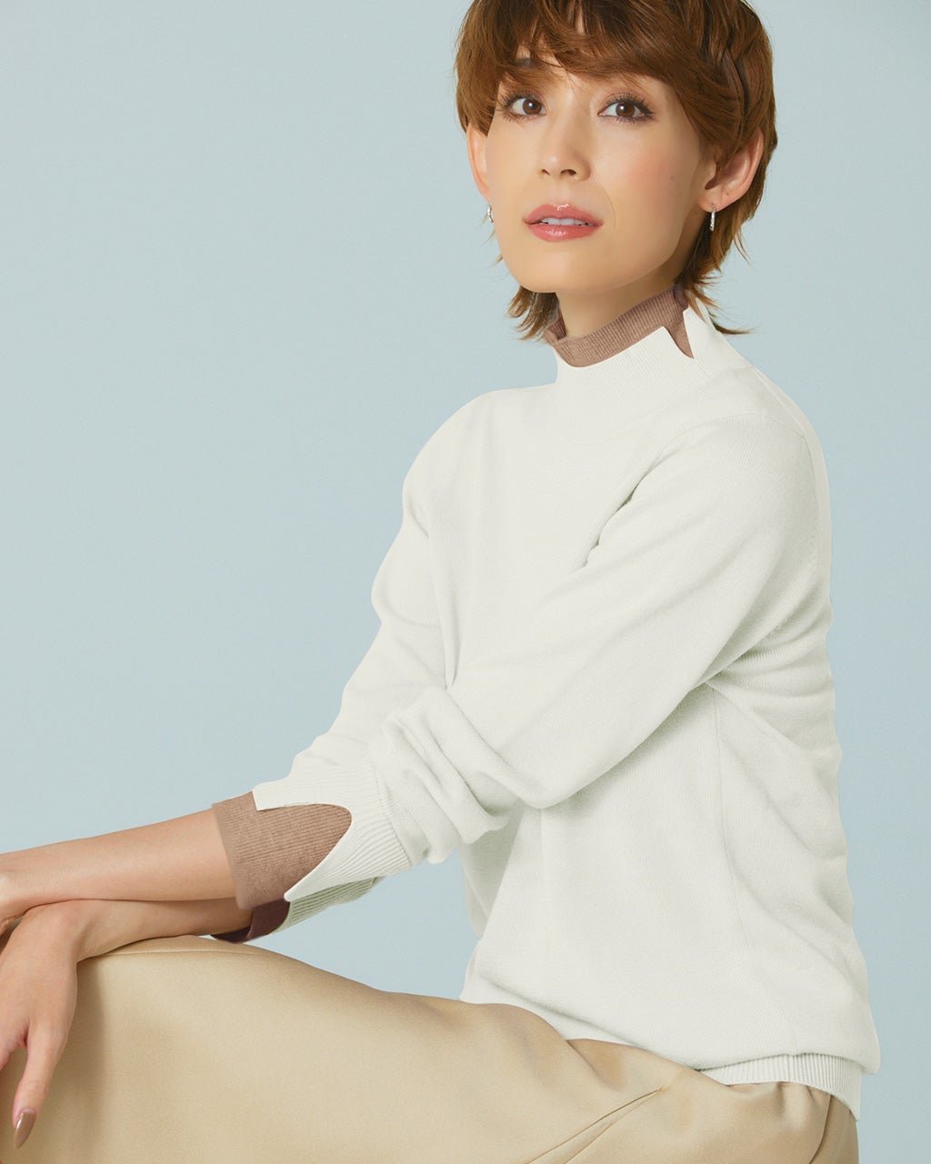 【ドゥクラッセ/DoCLASSE】のウール混・ダブルカフス配色ハイネック インテリア・キッズ・メンズ・レディースファッション・服の通販 founy(ファニー) 　ファッション　Fashion　レディースファッション　Fashion for Women　トップス・カットソー　Cut & Sew Tops　ニット　Knit Tops & Sweaters　なめらか　Smooth, Silky Texture　カフス　Cuff Design　スリット　Slit, Slit Detail　セーター　Sweater, Knitwear　ダブル　Double, Double-Breasted　ハイネック　High Neck, Mock Neck　ロング　Long, Long-Length　オフホワイト&times;ベージュ|ID: prp329100004283319 ipo3291000000035249956