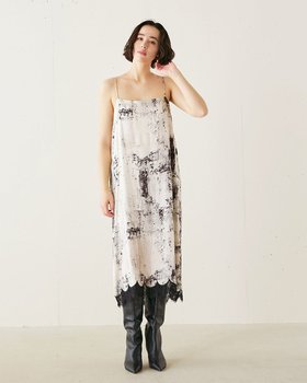 【ドゥクラッセ/DoCLASSE】 ビスコースプリント・キャミドレス人気、トレンドファッション・服の通販 founy(ファニー) ファッション Fashion レディースファッション Fashion for Women トップス・カットソー Cut & Sew Tops キャミソール&ノースリーブ Camisoles & Sleeveless Tops ワンピース Dresses フォーマル・パーティードレス・結婚式用ドレス Elegant & Casual Dresses 新作・新入荷 New Arrivals / New In とろみ Fluid, Flowy Fabric イタリア Italy インナー Innerwear シルク Silk, 100% Silk ジャケット Jacket, Outerwear スカラップ Scallop, Scalloped Edge プリント Print, Printed Pattern モノトーン Monotone, Black and White レース Lace, Lace Fabric エレガント 上品 Elegant 夏 Summer 春 Spring S/S・春夏 SS, Spring/Summer, Warm Season |ID:prp329100004310269