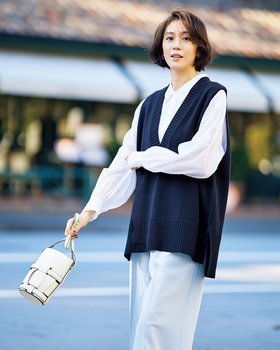 【ドゥクラッセ/DoCLASSE】 深Vネック・オーバーサイズニットベスト人気、トレンドファッション・服の通販 founy(ファニー) ファッション Fashion レディースファッション WOMEN アウター Coat Outerwear トップス・カットソー Tops/Tshirt ニット Knit Tops ベスト/ジレ Gilets/Vests Vネック V-Neck セーター Sweater バランス Balance |ID:prp329100004350835