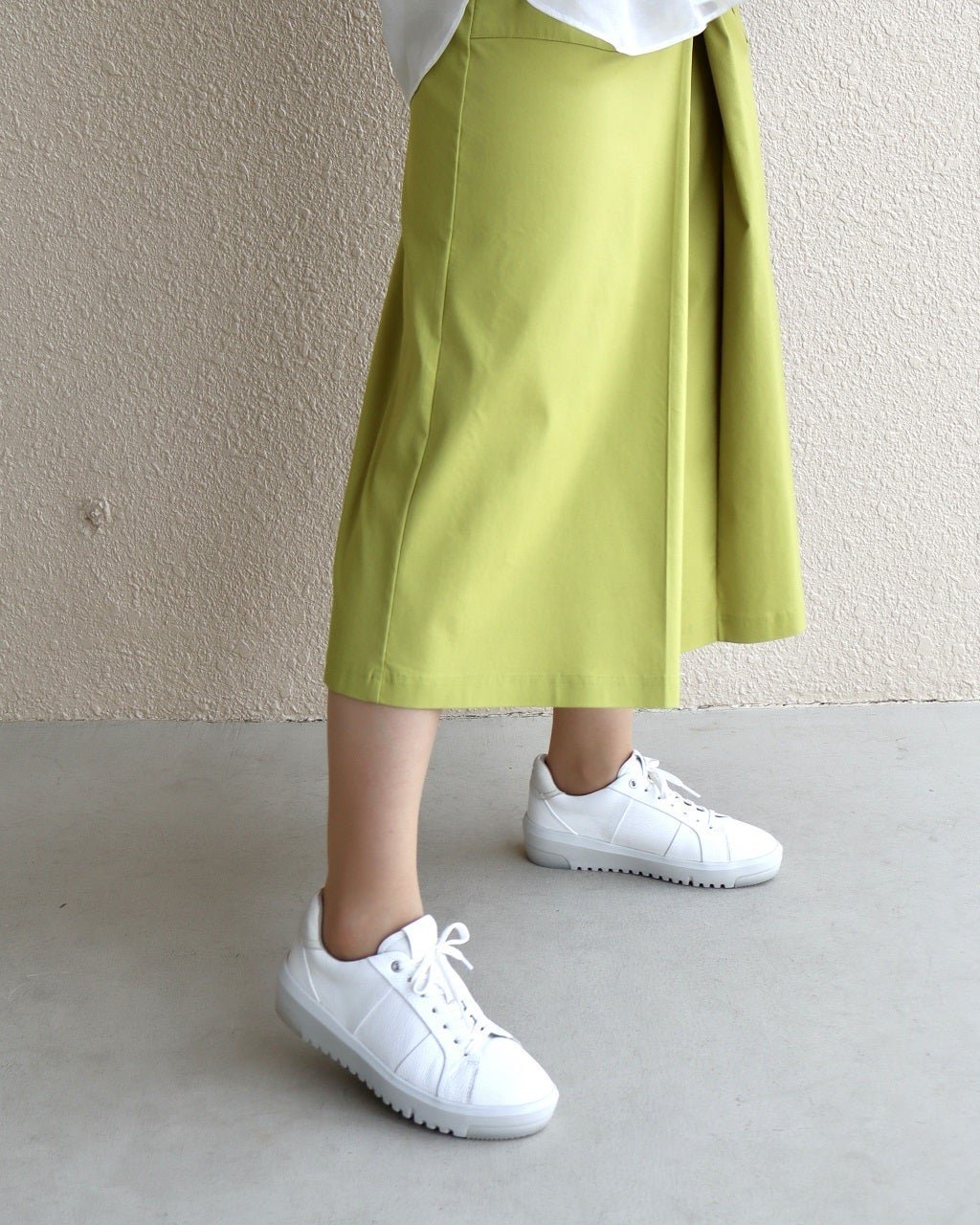 【フィットフィット/fitfit】のクラッシックレザースニーカー インテリア・キッズ・メンズ・レディースファッション・服の通販 founy(ファニー) 　ファッション　Fashion　レディースファッション　Fashion for Women　インソール　Shoe Insole　クッション　Cushion, Throw Pillow　シンプル　Simple, Minimal　スニーカー　Sneakers, Trainers　フィット　Fit, Slim Fit　フォルム　Silhouette, Form　エレガント 上品　Elegant　人気　Popular, Best Seller　軽量　Lightweight, Ultra Light　ホワイト|ID: prp329100004350837 ipo3291000000036159195