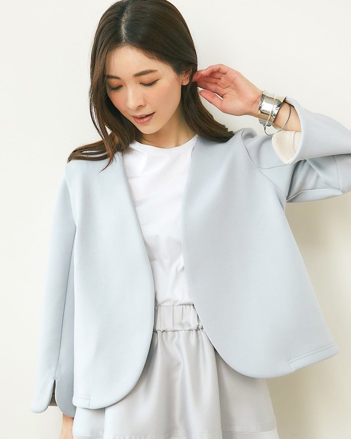 【ドゥクラッセ/DoCLASSE】のエアーフォルム・ノーカラーVジャケット インテリア・キッズ・メンズ・レディースファッション・服の通販 founy(ファニー) https://founy.com/ ファッション Fashion レディースファッション Fashion for Women アウター Coat / Outerwear Collection レディースジャケット・軽アウター Jackets ジャケット Jacket, Outerwear |ID: prp329100004350885 ipo3291000000031275825