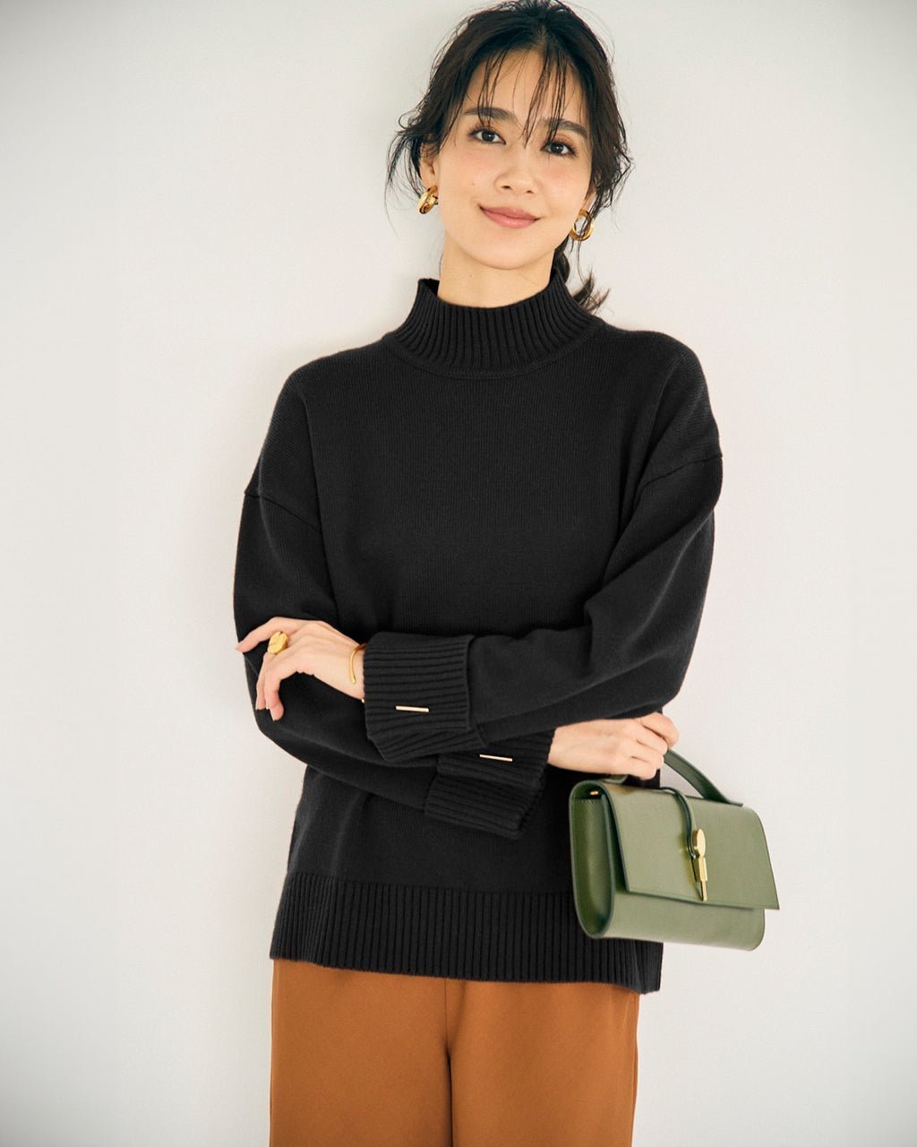 【ドゥクラッセ/DoCLASSE】のウール混・パーツ使いハイネックセーター インテリア・キッズ・メンズ・レディースファッション・服の通販 founy(ファニー) 　ファッション　Fashion　レディースファッション　Fashion for Women　トップス・カットソー　Cut & Sew Tops　ニット　Knit Tops & Sweaters　カフス　Cuff Design　ショルダー　Shoulder, Shoulder Strap　シルバー　Silver, Metallic Silver　シンプル　Simple, Minimal　セーター　Sweater, Knitwear　トレンド　Trend, Trending Now　ドロップ　Drop Shoulder, Dropped Style　ハイネック　High Neck, Mock Neck　メタル　Metal, Metal Parts　エレガント 上品　Elegant　冬　Winter / This Winter　定番　Standard, Basic Item　ブラック|ID: prp329100004373154 ipo3291000000034943362