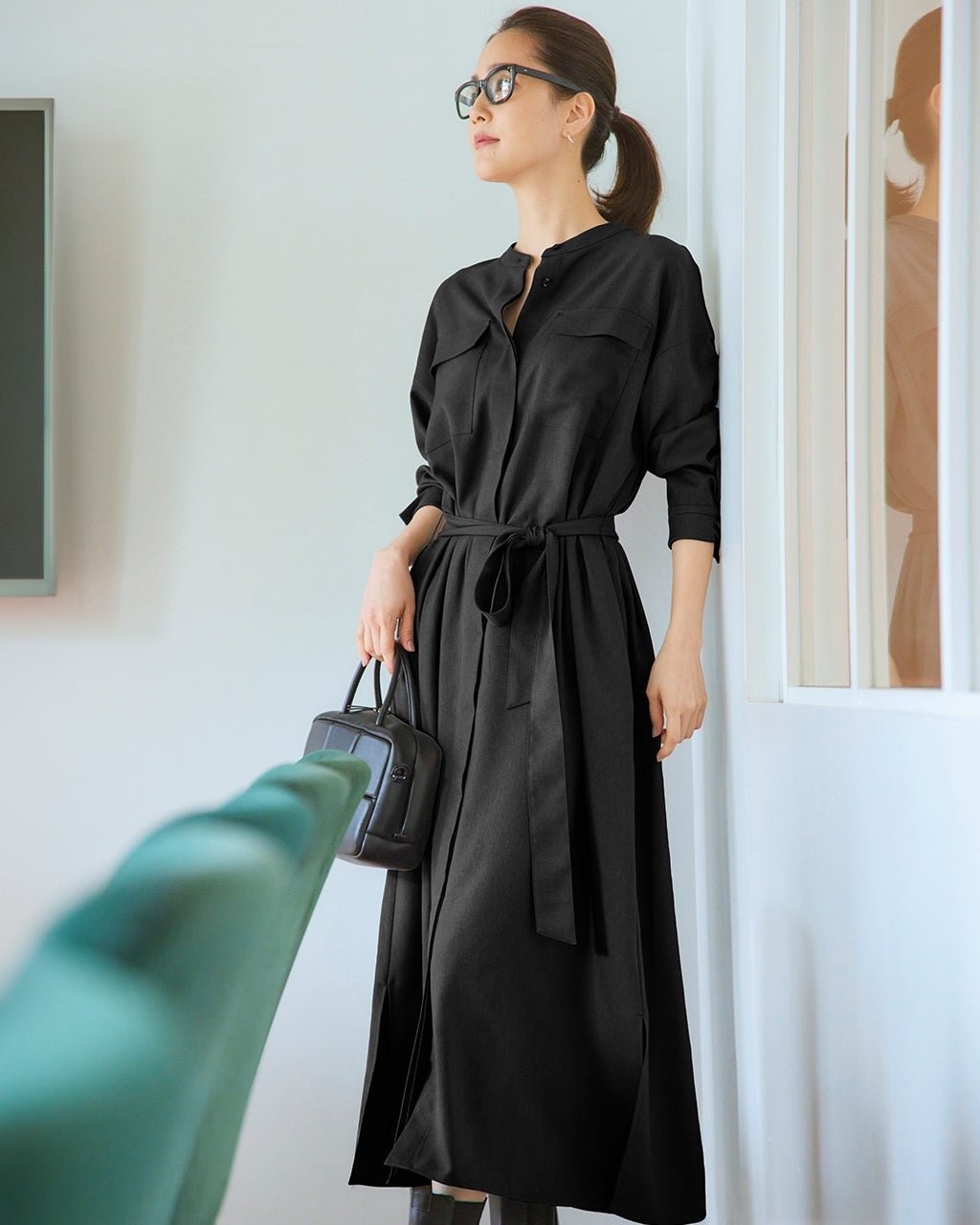 【ドゥクラッセ/DoCLASSE】のサキソニー・バンドカラーシャツワンピース インテリア・キッズ・メンズ・レディースファッション・服の通販 founy(ファニー) 　ファッション　Fashion　レディースファッション　Fashion for Women　ワンピース　Dresses　シャツワンピース / 1枚で着映えコーデ　Shirt Dresses　アウトレット　Outlet / Clearance　とろみ　Fluid, Flowy Fabric　インナー　Innerwear　シェイプ　Shape, Slim Fit　シンプル　Simple, Minimal　タートル　Turtleneck, Turtle Collar　人気　Popular, Best Seller　ブラック|ID: prp329100004389391 ipo3291000000036009855