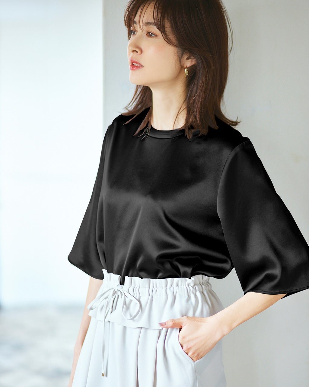 【ドゥクラッセ/DoCLASSE】のダブルサテン・ハーフスリーブブラウス 人気、トレンドファッション・服の通販 founy(ファニー) 　ファッション　Fashion　レディースファッション　Fashion for Women　トップス・カットソー　Cut & Sew Tops　シャツ・ブラウス・オフィスカジュアル　Elegant Blouses & Button-Ups　インナー　Innerwear　サテン　Satin, Glossy Fabric　シンプル　Simple, Minimal　ジャケット　Jacket, Outerwear　フェミニン　Feminine, Girly　フォルム　Silhouette, Form　プレーン　Plain, Simple　 other-1|ID: prp329100004392228 ipo3291000000031606225