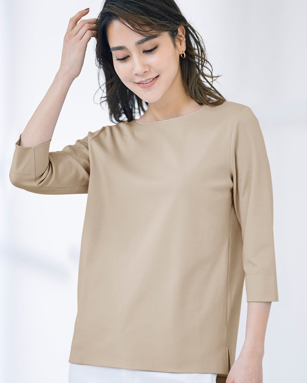 【ドゥクラッセ/DoCLASSE】のパールトリムボートネック/7分袖・ドゥクラッセTシャツ インテリア・キッズ・メンズ・レディースファッション・服の通販 founy(ファニー) ファッション Fashion レディースファッション Fashion for Women トップス・カットソー Cut & Sew Tops シャツ・ブラウス・オフィスカジュアル Elegant Blouses & Button-Ups ロングTシャツ・Tシャツ Longline T-Shirts & Tees カットソー・ベーシックTシャツ Cut-and-Sewn Tops / Stretch Tees & Basics インナー Innerwear カットソー Cut and Sewn Top シンプル Simple, Minimal ジャケット Jacket, Outerwear ジュエリー Jewelry, Accessories ダブル Double, Double-Breasted デニム Denim, Jeans Material 定番 Standard, Basic Item なめらか Smooth, Silky Texture パール Pearl, Pearl Accent フロント Front, Front Design プレミアム Premium, High-End ベーシック Basic, Essential 半袖 Short Sleeve, Half Sleeve おすすめ Recommended / Our Picks エレガント 上品 Elegant ビジネス 仕事 通勤 Business / Work / Commuting グレーベージュ|ID: prp329100004392242 ipo3291000000036037599