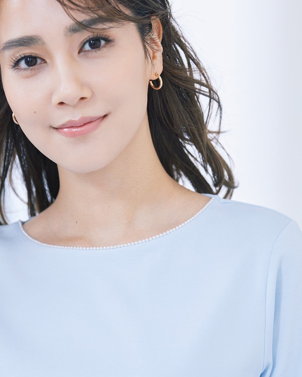 【ドゥクラッセ/DoCLASSE】のパールトリムボートネック/7分袖・ドゥクラッセTシャツ インテリア・キッズ・メンズ・レディースファッション・服の通販 founy(ファニー) ファッション Fashion レディースファッション Fashion for Women トップス・カットソー Cut & Sew Tops シャツ・ブラウス・オフィスカジュアル Elegant Blouses & Button-Ups ロングTシャツ・Tシャツ Longline T-Shirts & Tees カットソー・ベーシックTシャツ Cut-and-Sewn Tops / Stretch Tees & Basics インナー Innerwear カットソー Cut and Sewn Top シンプル Simple, Minimal ジャケット Jacket, Outerwear ジュエリー Jewelry, Accessories ダブル Double, Double-Breasted デニム Denim, Jeans Material 定番 Standard, Basic Item なめらか Smooth, Silky Texture パール Pearl, Pearl Accent フロント Front, Front Design プレミアム Premium, High-End ベーシック Basic, Essential 半袖 Short Sleeve, Half Sleeve おすすめ Recommended / Our Picks エレガント 上品 Elegant ビジネス 仕事 通勤 Business / Work / Commuting ペールブルー|ID: prp329100004392242 ipo3291000000036037602