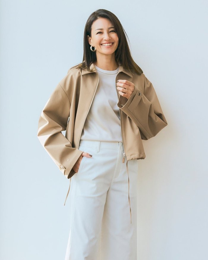 【ドゥクラッセ/DoCLASSE】のストレッチダブルクロス・カラーブルゾン インテリア・キッズ・メンズ・レディースファッション・服の通販 founy(ファニー) https://founy.com/ ファッション Fashion レディースファッション Fashion for Women アウター Coat / Outerwear Collection レディースジャケット・軽アウター Jackets ブルゾンジャケット・スポーティアウター Blouson Jackets 秋 Autumn シンプル Simple, Minimal ジャケット Jacket, Outerwear トレンド Trend, Trending Now ドローコード Drawcord, Drawstring Cord なめらか Smooth, Silky Texture バランス Balance, Style Balance フェミニン Feminine, Girly |ID: prp329100004392249 ipo3291000000033887134