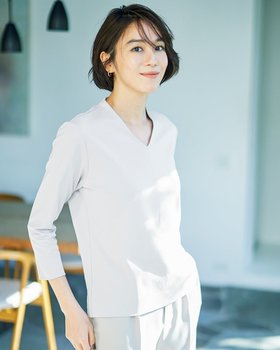 【ドゥクラッセ/DoCLASSE】の立体Vネック/8分袖・ドゥクラッセTシャツ 人気、トレンドファッション・服の通販 founy(ファニー) ファッション Fashion レディースファッション WOMEN トップス・カットソー Tops/Tshirt シャツ/ブラウス Shirts/Blouses ロング / Tシャツ T-Shirts カットソー Cut and Sewn Vネック V-Neck インナー Inner カットソー Cut And Sew シンプル Simple ジャケット Jacket ダブル Double デニム Denim 定番 Standard なめらか Smooth パール Pearl フロント Front ベーシック Basic 半袖 Short Sleeve おすすめ Recommend エレガント 上品 Elegant ビジネス 仕事 通勤 Business |ID:prp329100004392285