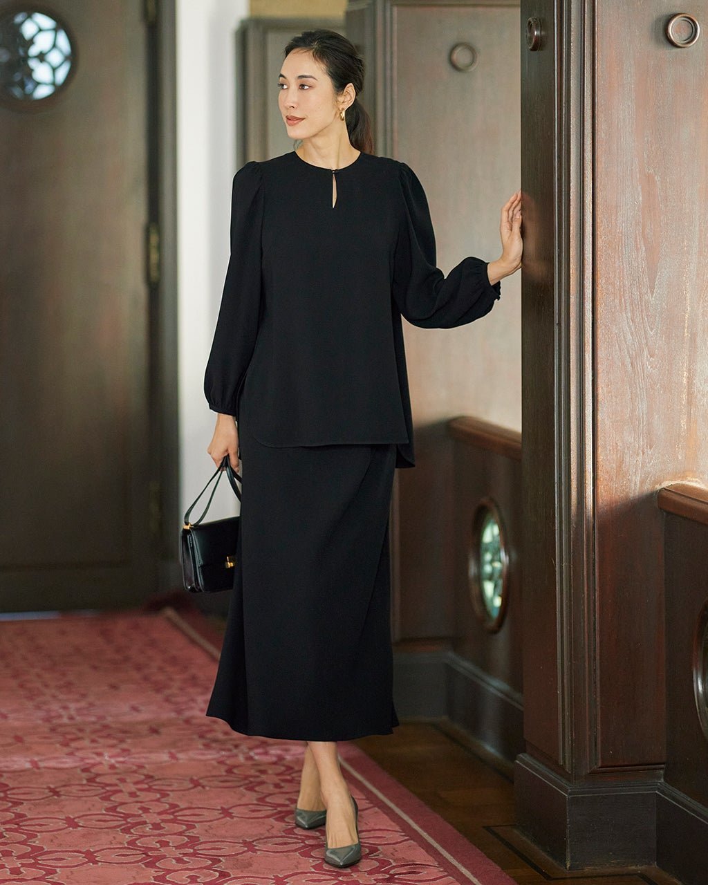 【ドゥクラッセ/DoCLASSE】のトリアセバックサテン・タックスカート 人気、トレンドファッション・服の通販 founy(ファニー) 　ファッション　Fashion　レディースファッション　Fashion for Women　スカート　Skirts　バッグ　Bags　なめらか　Smooth, Silky Texture　シルク　Silk, 100% Silk　ジョーゼット　Georgette, Semi-Sheer Fabric　スマート　Smart, Elegant　セットアップ　Set-Up, Coordinated Outfit　ミックス　Mix, Mixed Style　エレガント 上品　Elegant　 other-1|ID: prp329100004392293 ipo3291000000030709769