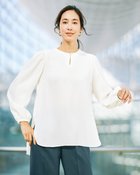 【ドゥクラッセ/DoCLASSE】のトリアセバックサテン・キーネックブラウス オフホワイト|ID: prp329100004392321 ipo3291000000036037760