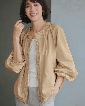 【ドゥクラッセ/DoCLASSE】のギャザーデザイン・タフタブルゾン 人気、トレンドファッション・服の通販 founy(ファニー) ファッション Fashion レディースファッション WOMEN アウター Coat Outerwear ジャケット Jackets ブルゾン Blouson/Jackets ギャザー Gather ジャケット Jacket タフタ Taffeta ブルゾン Blouson 人気 Popularity 旅行 Travel 春 Spring |ID:prp329100004392324