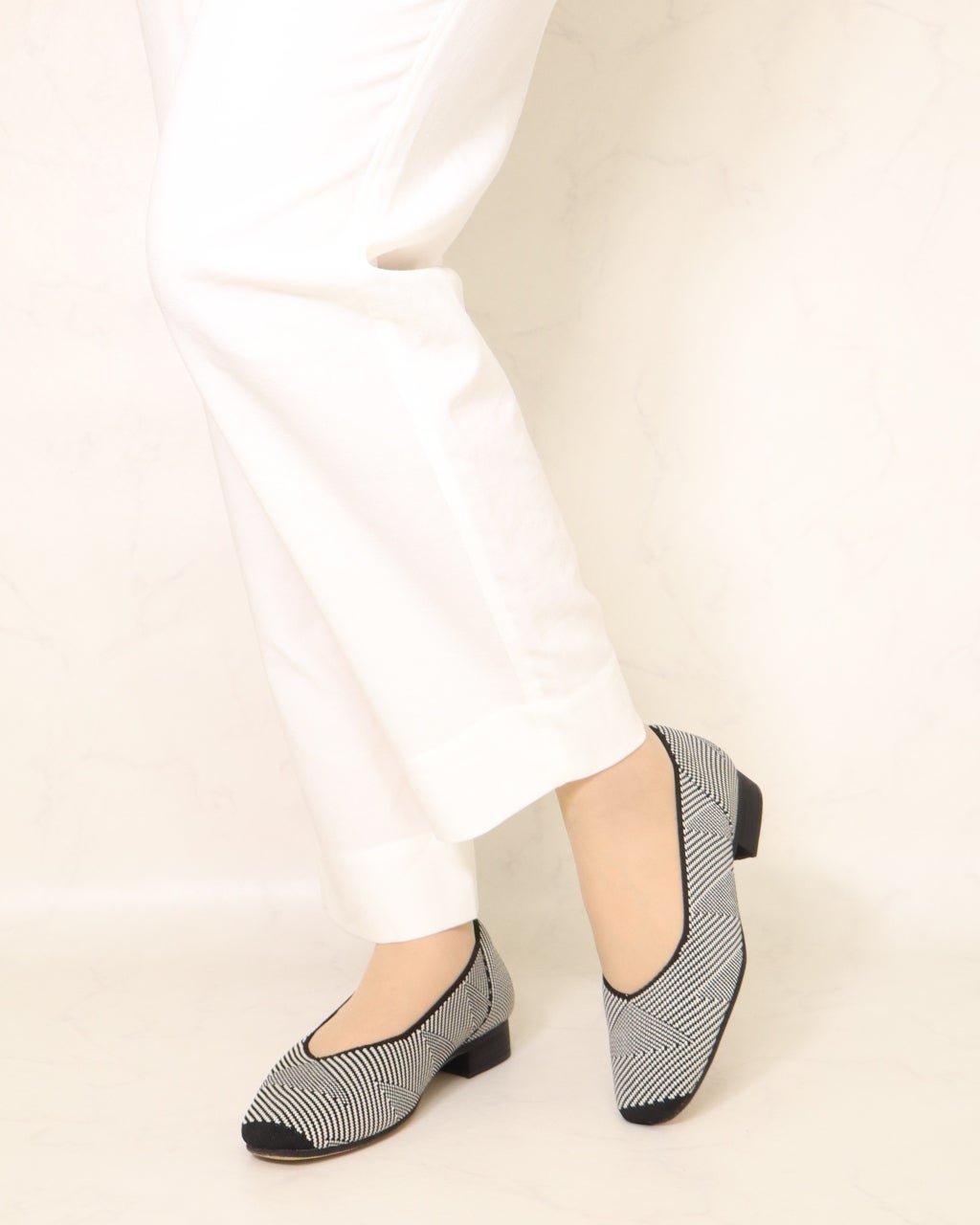 【フィットフィット/fitfit】の撥水ニットヒールバレエ インテリア・キッズ・メンズ・レディースファッション・服の通販 founy(ファニー) ファッション Fashion レディースファッション Fashion for Women インソール Shoe Insole クッション Cushion, Throw Pillow 抗菌 Antibacterial, Bacteria-Resistant 軽量 Lightweight, Ultra Light スクエア Square, Square Shape バレエ Ballet, Ballet Style フィット Fit, Slim Fit プリント Print, Printed Pattern メッシュ Mesh, Net Fabric ラウンド Round, Round Neck モノトーン|ID: prp329100004403880 ipo3291000000036159286