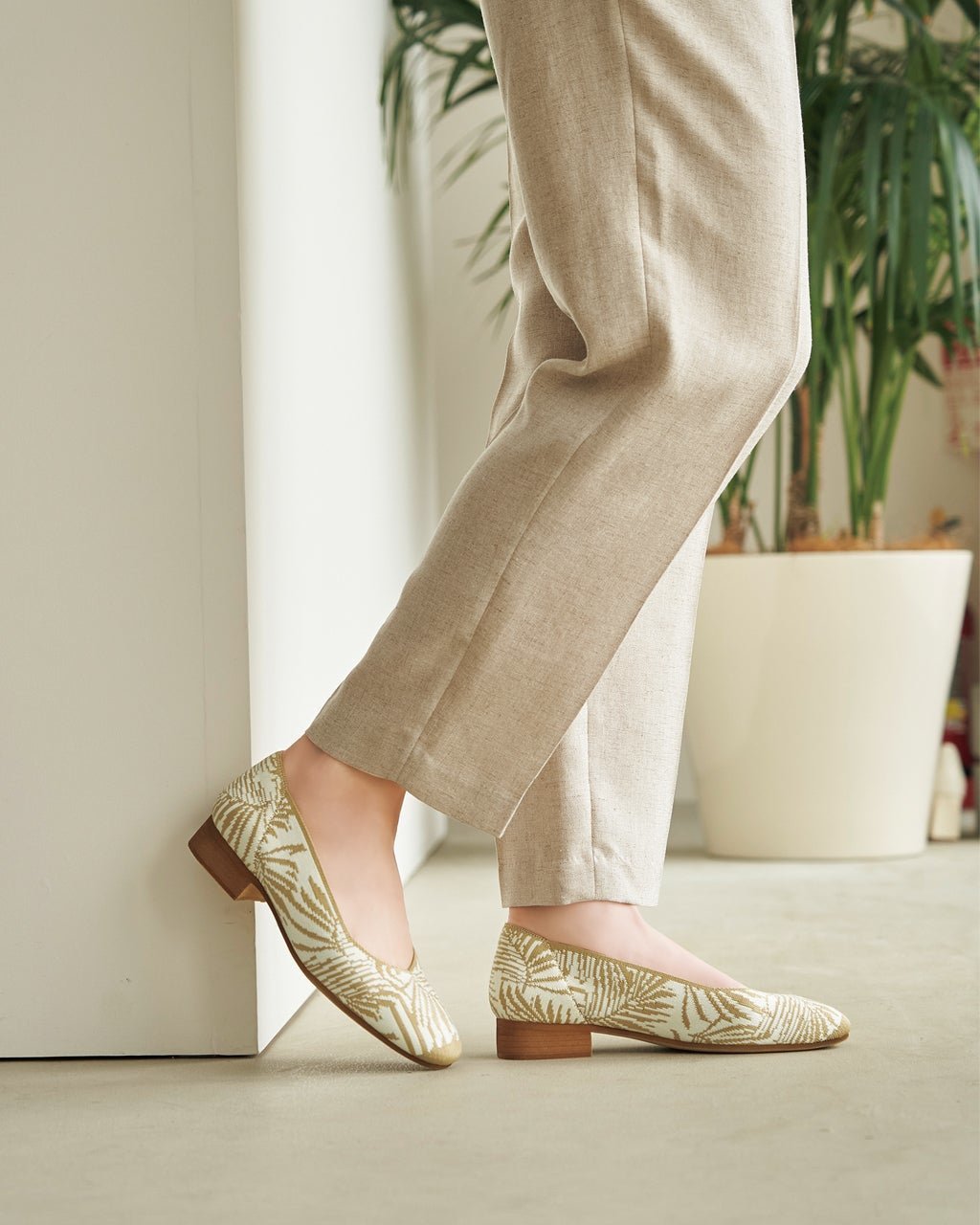 【フィットフィット/fitfit】の撥水ニットヒールバレエ インテリア・キッズ・メンズ・レディースファッション・服の通販 founy(ファニー) ファッション Fashion レディースファッション Fashion for Women インソール Shoe Insole クッション Cushion, Throw Pillow 抗菌 Antibacterial, Bacteria-Resistant 軽量 Lightweight, Ultra Light スクエア Square, Square Shape バレエ Ballet, Ballet Style フィット Fit, Slim Fit プリント Print, Printed Pattern メッシュ Mesh, Net Fabric ラウンド Round, Round Neck ベージュパターン|ID: prp329100004403880 ipo3291000000036159288