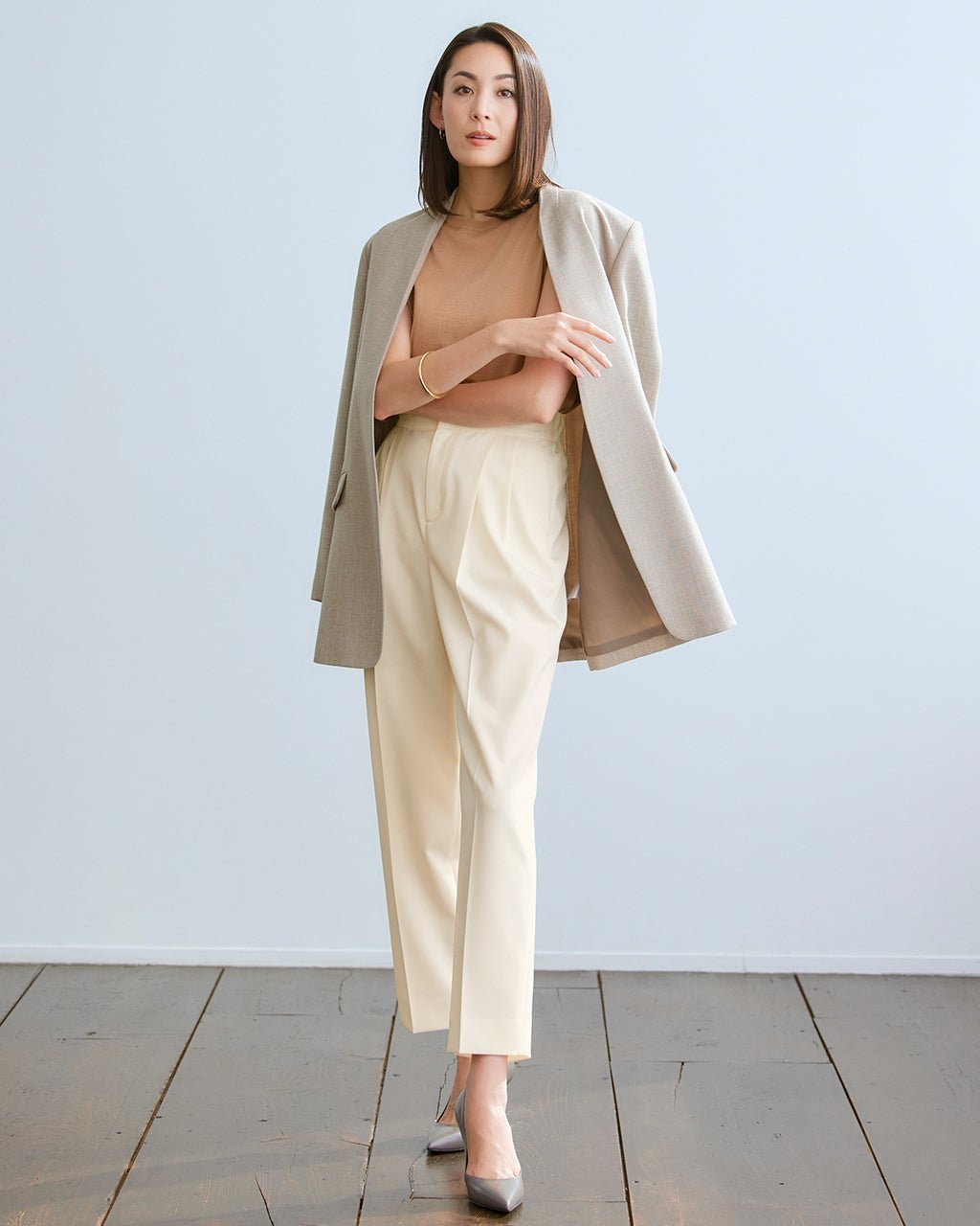 【ドゥクラッセ/DoCLASSE】のストレッチツイル・タックテーパード/69cm 人気、トレンドファッション・服の通販 founy(ファニー) 　ファッション　Fashion　レディースファッション　WOMEN　パンツ　Pants　オケージョン　Occasion　春　Spring　ベスト　Vest　メランジ　Melange　夏　Summer　エレガント 上品　Elegant　 other-1|ID: prp329100004422287 ipo3291000000030880784