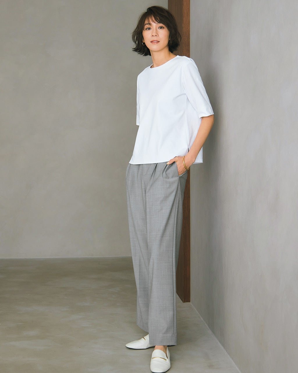 【ドゥクラッセ/DoCLASSE】のコンパクトフォルム/5分袖・ドゥクラッセTシャツ インテリア・キッズ・メンズ・レディースファッション・服の通販 founy(ファニー) 　ファッション　Fashion　レディースファッション　Fashion for Women　トップス・カットソー　Cut & Sew Tops　シャツ・ブラウス・オフィスカジュアル　Elegant Blouses & Button-Ups　ロングTシャツ・Tシャツ　Longline T-Shirts & Tees　カットソー・ベーシックTシャツ　Cut-and-Sewn Tops / Stretch Tees & Basics　インナー　Innerwear　カットソー　Cut and Sewn Top　コンパクト　Compact, Small Size　シンプル　Simple, Minimal　ジャケット　Jacket, Outerwear　スタイリッシュ　Stylish, Fashionable　ダブル　Double, Double-Breasted　デニム　Denim, Jeans Material　定番　Standard, Basic Item　なめらか　Smooth, Silky Texture　バランス　Balance, Style Balance　パール　Pearl, Pearl Accent　フォルム　Silhouette, Form　フロント　Front, Front Design　ベーシック　Basic, Essential　半袖　Short Sleeve, Half Sleeve　ワイド　Wide, Wide Fit　おすすめ　Recommended / Our Picks　ビジネス 仕事 通勤　Business / Work / Commuting　ホワイト|ID: prp329100004433340 ipo3291000000036037963