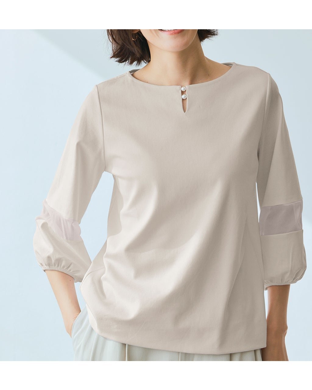 【ドゥクラッセ/DoCLASSE】のパールキーネック/7分袖・ドゥクラッセTシャツ インテリア・キッズ・メンズ・レディースファッション・服の通販 founy(ファニー) 　ファッション　Fashion　レディースファッション　WOMEN　トップス・カットソー　Tops/Tshirt　シャツ/ブラウス　Shirts/Blouses　ロング / Tシャツ　T-Shirts　カットソー　Cut and Sewn　インナー　Inner　春　Spring　カットソー　Cut And Sew　シアー　Sheer　シンプル　Simple　ジャケット　Jacket　ダブル　Double　デニム　Denim　定番　Standard　なめらか　Smooth　パール　Pearl　フロント　Front　ベーシック　Basic　半袖　Short Sleeve　S/S・春夏　Ss・Spring/Summer　おすすめ　Recommend　夏　Summer　ビジネス 仕事 通勤　Business　ライトグレー|ID: prp329100004433357 ipo3291000000030967260