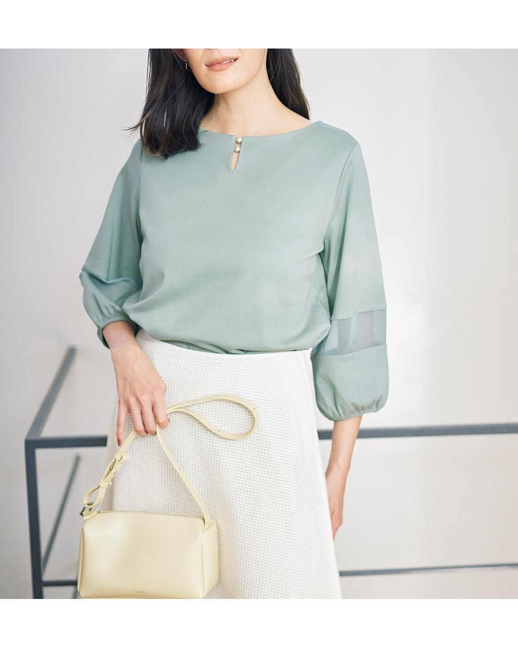 【ドゥクラッセ/DoCLASSE】のパールキーネック/7分袖・ドゥクラッセTシャツ インテリア・キッズ・メンズ・レディースファッション・服の通販 founy(ファニー) 　ファッション　Fashion　レディースファッション　WOMEN　トップス・カットソー　Tops/Tshirt　シャツ/ブラウス　Shirts/Blouses　ロング / Tシャツ　T-Shirts　カットソー　Cut and Sewn　インナー　Inner　春　Spring　カットソー　Cut And Sew　シアー　Sheer　シンプル　Simple　ジャケット　Jacket　ダブル　Double　デニム　Denim　定番　Standard　なめらか　Smooth　パール　Pearl　フロント　Front　ベーシック　Basic　半袖　Short Sleeve　S/S・春夏　Ss・Spring/Summer　おすすめ　Recommend　夏　Summer　ビジネス 仕事 通勤　Business　ダスティーブルー|ID: prp329100004433357 ipo3291000000030967264