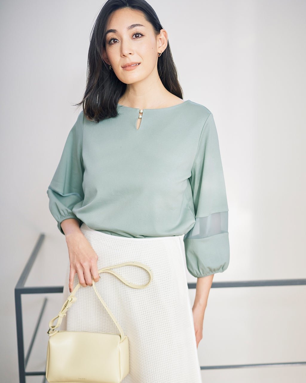 【ドゥクラッセ/DoCLASSE】のパールキーネック/7分袖・ドゥクラッセTシャツ 人気、トレンドファッション・服の通販 founy(ファニー) 　ファッション　Fashion　レディースファッション　WOMEN　トップス・カットソー　Tops/Tshirt　シャツ/ブラウス　Shirts/Blouses　ロング / Tシャツ　T-Shirts　カットソー　Cut and Sewn　インナー　Inner　春　Spring　カットソー　Cut And Sew　シアー　Sheer　シンプル　Simple　ジャケット　Jacket　ダブル　Double　デニム　Denim　定番　Standard　なめらか　Smooth　パール　Pearl　フロント　Front　ベーシック　Basic　半袖　Short Sleeve　S/S・春夏　Ss・Spring/Summer　おすすめ　Recommend　夏　Summer　ビジネス 仕事 通勤　Business　 other-1|ID: prp329100004433357 ipo3291000000031793331