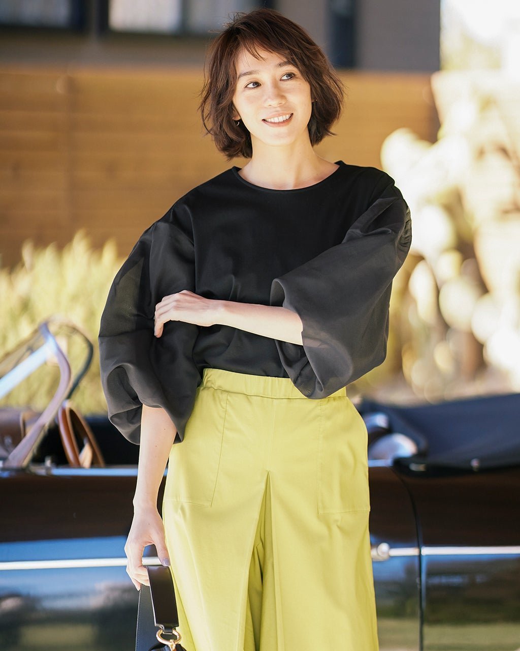 【ドゥクラッセ/DoCLASSE】のシフォン切替え・パフスリーブプルオーバー インテリア・キッズ・メンズ・レディースファッション・服の通販 founy(ファニー) 　ファッション　Fashion　レディースファッション　Fashion for Women　トップス・カットソー　Cut & Sew Tops　シャツ・ブラウス・オフィスカジュアル　Elegant Blouses & Button-Ups　ロングTシャツ・Tシャツ　Longline T-Shirts & Tees　カジュアルプルオーバー・ニットトップス　Pullovers & Knit Tops / Casual Pullovers　カットソー・ベーシックTシャツ　Cut-and-Sewn Tops / Stretch Tees & Basics　なめらか　Smooth, Silky Texture　カットソー　Cut and Sewn Top　シフォン　Chiffon, Lightweight Fabric　スリーブ　Sleeve, Long Sleeve / Short Sleeve　パーティ　Party, Party Style　ブラック|ID: prp329100004433365 ipo3291000000030967306
