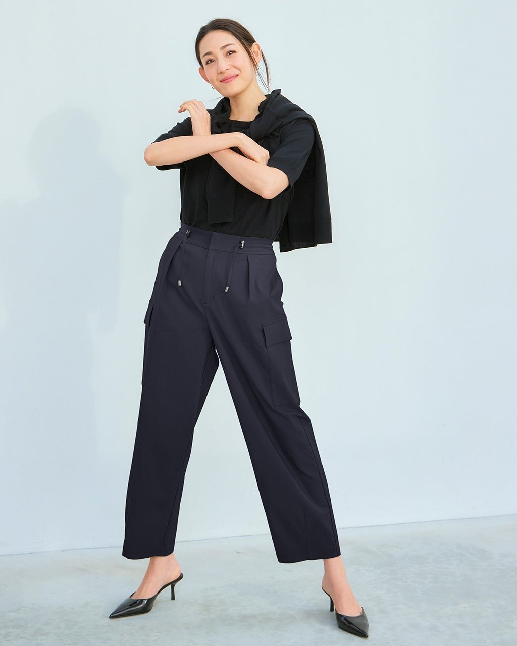 【ドゥクラッセ/DoCLASSE】のドライタッチ・タックカーゴパンツ インテリア・キッズ・メンズ・レディースファッション・服の通販 founy(ファニー) 　ファッション　Fashion　レディースファッション　WOMEN　パンツ　Pants　カーゴパンツ　Cargo Pants　ストライプ　Stripe　ストレッチ　Stretch　ストーン　Stone　スピンドル　Spindle　トレンド　Trend　ドローコード　Draw Cord　定番　Standard　フォルム　Form　フラップ　Flap　プリント　Print　ポケット　Pocket　夏　Summer　エレガント 上品　Elegant　ミッドナイトブルー|ID: prp329100004433386 ipo3291000000030967450