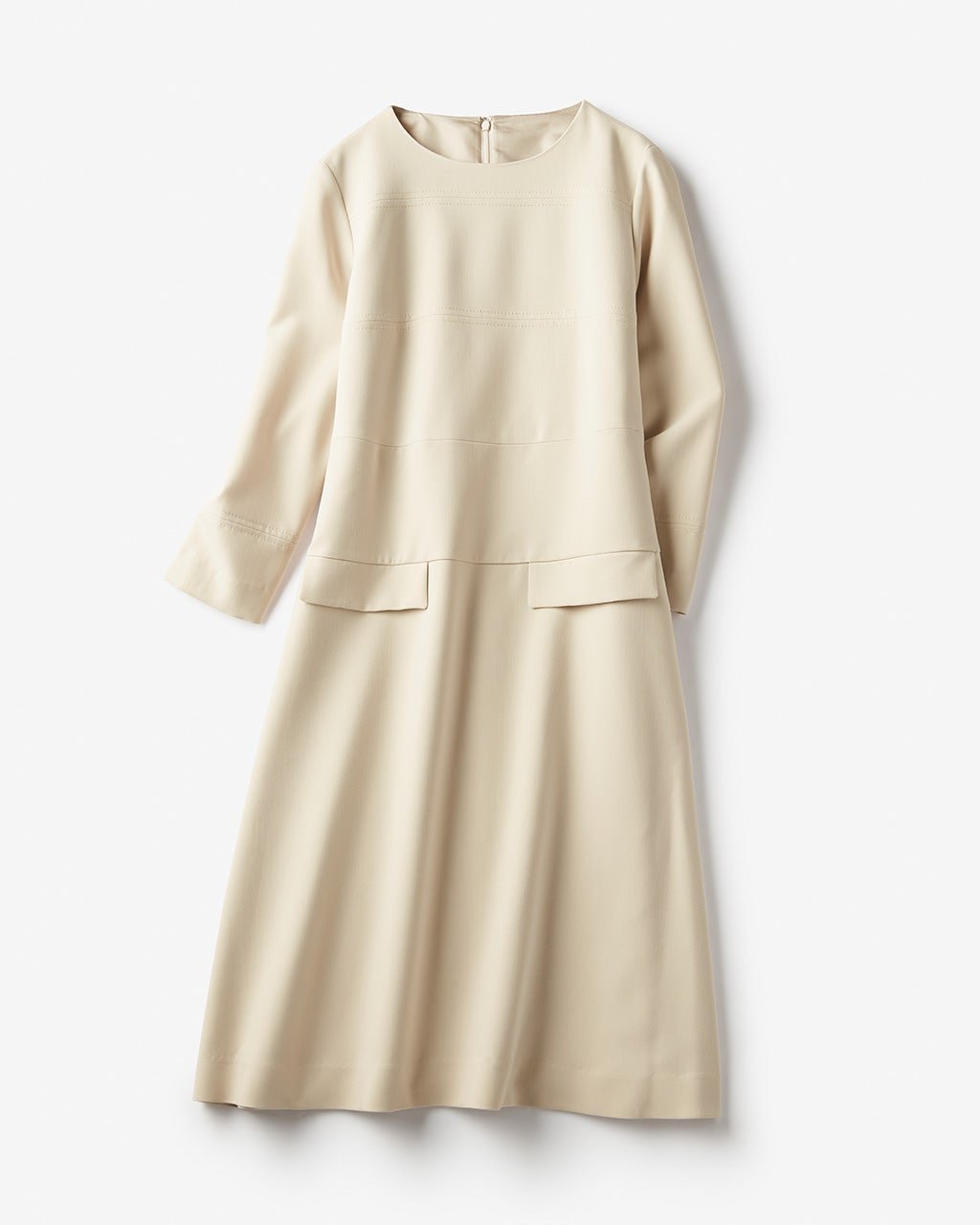 【ドゥクラッセ/DoCLASSE】の二重織ストレッチ・デザインワンピース インテリア・キッズ・メンズ・レディースファッション・服の通販 founy(ファニー)  ファッション Fashion レディースファッション Fashion for Women ワンピース Dresses オケージョン Occasion Wear ストレッチ Stretch, Stretchy Fabric ストレート Straight, Straight Cut スマート Smart, Elegant ポケット Pocket, Pocket Detail ライトベージュ|ID: prp329100004441338 ipo3291000000034355611