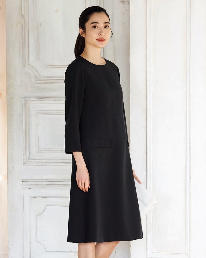 【ドゥクラッセ/DoCLASSE】の二重織ストレッチ・デザインワンピース インテリア・キッズ・メンズ・レディースファッション・服の通販 founy(ファニー) https://founy.com/ ファッション Fashion レディースファッション Fashion for Women ワンピース Dresses オケージョン Occasion Wear ストレッチ Stretch, Stretchy Fabric ストレート Straight, Straight Cut スマート Smart, Elegant ポケット Pocket, Pocket Detail |ID: prp329100004441338 ipo3291000000034585212