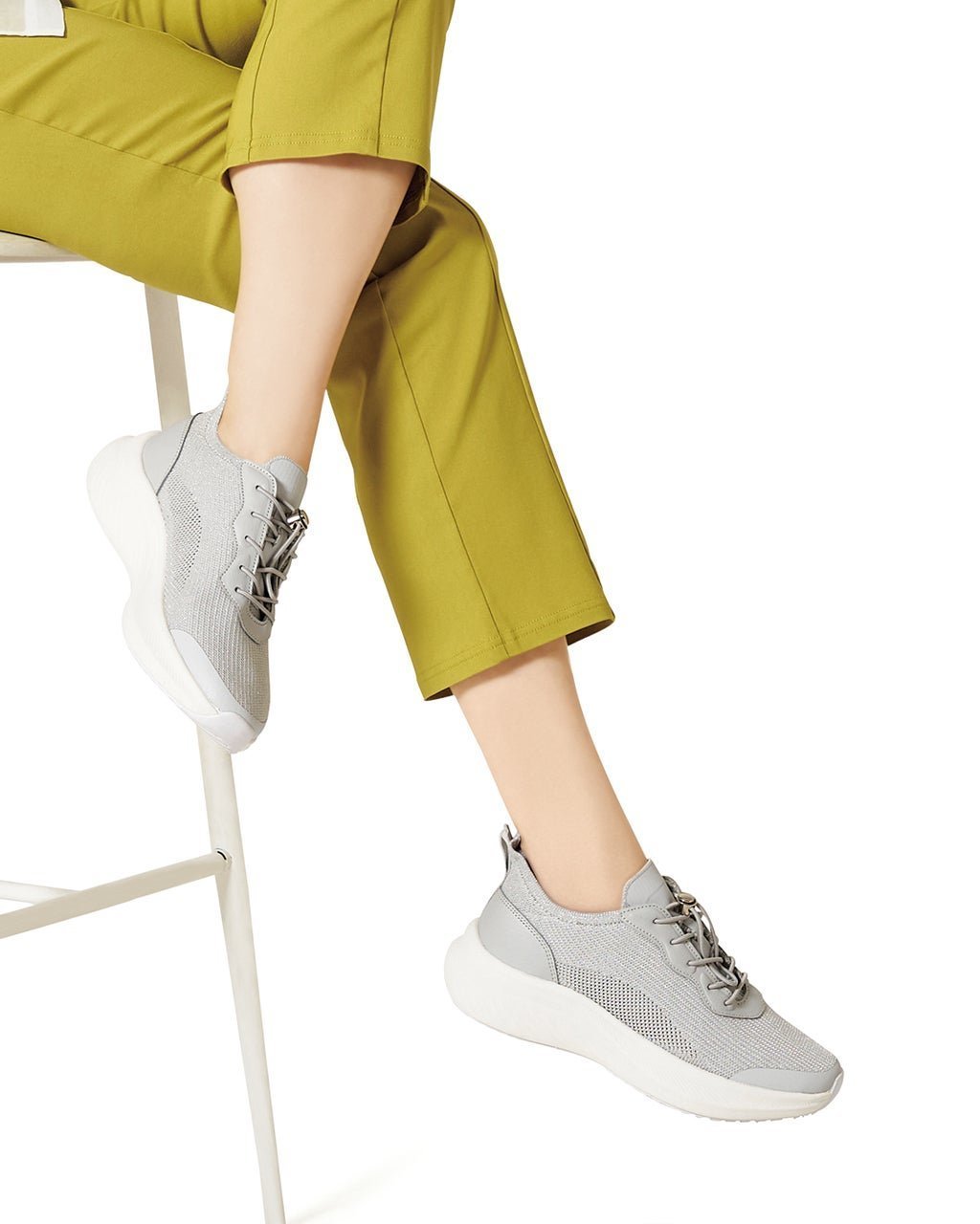 【フィットフィット/fitfit】のハンズフリークッションソールスニーカー 人気、トレンドファッション・服の通販 founy(ファニー) 　ファッション　Fashion　レディースファッション　Fashion for Women　インソール　Shoe Insole　厚底　Platform Shoes　クッション　Cushion, Throw Pillow　抗菌　Antibacterial, Bacteria-Resistant　軽量　Lightweight, Ultra Light　ストーン　Stone, Gem-Like　スニーカー　Sneakers, Trainers　透かし　Cut-Out, Lacework　トレンド　Trend, Trending Now　ドローコード　Drawcord, Drawstring Cord　フィット　Fit, Slim Fit　メタル　Metal, Metal Parts　メッシュ　Mesh, Net Fabric　ラウンド　Round, Round Neck　ワイド　Wide, Wide Fit　 other-1|ID: prp329100004446411 ipo3291000000036159395