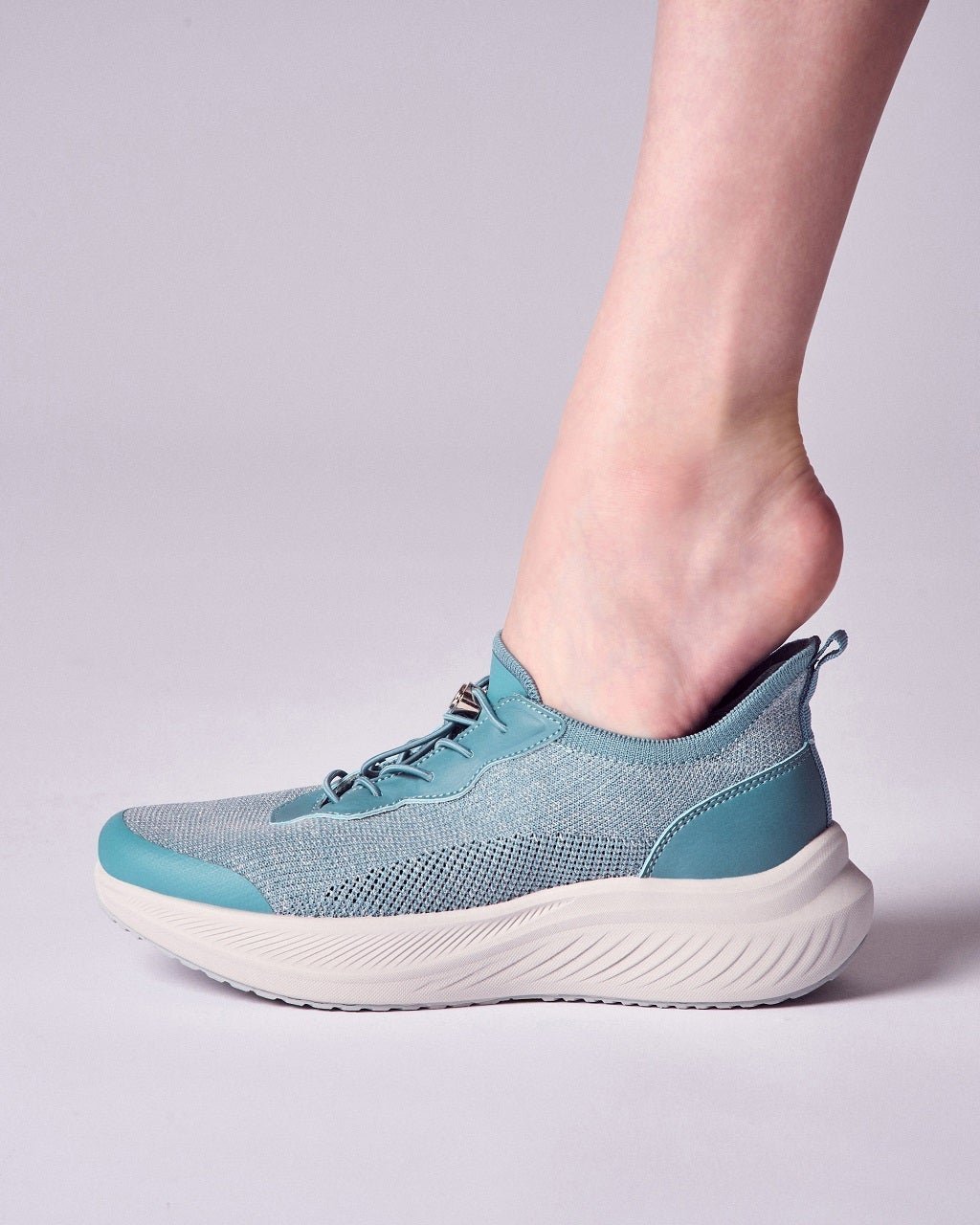 【フィットフィット/fitfit】のハンズフリークッションソールスニーカー インテリア・キッズ・メンズ・レディースファッション・服の通販 founy(ファニー) 　ファッション　Fashion　レディースファッション　Fashion for Women　インソール　Shoe Insole　厚底　Platform Shoes　クッション　Cushion, Throw Pillow　抗菌　Antibacterial, Bacteria-Resistant　軽量　Lightweight, Ultra Light　ストーン　Stone, Gem-Like　スニーカー　Sneakers, Trainers　透かし　Cut-Out, Lacework　トレンド　Trend, Trending Now　ドローコード　Drawcord, Drawstring Cord　フィット　Fit, Slim Fit　メタル　Metal, Metal Parts　メッシュ　Mesh, Net Fabric　ラウンド　Round, Round Neck　ワイド　Wide, Wide Fit　ダスティーブルー|ID: prp329100004446411 ipo3291000000036159402