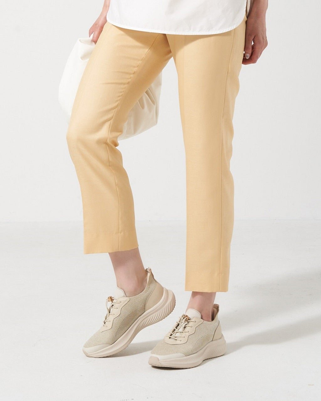 【フィットフィット/fitfit】のハンズフリークッションソールスニーカー インテリア・キッズ・メンズ・レディースファッション・服の通販 founy(ファニー) 　ファッション　Fashion　レディースファッション　Fashion for Women　インソール　Shoe Insole　厚底　Platform Shoes　クッション　Cushion, Throw Pillow　抗菌　Antibacterial, Bacteria-Resistant　軽量　Lightweight, Ultra Light　ストーン　Stone, Gem-Like　スニーカー　Sneakers, Trainers　透かし　Cut-Out, Lacework　トレンド　Trend, Trending Now　ドローコード　Drawcord, Drawstring Cord　フィット　Fit, Slim Fit　メタル　Metal, Metal Parts　メッシュ　Mesh, Net Fabric　ラウンド　Round, Round Neck　ワイド　Wide, Wide Fit　ラメシャンパン|ID: prp329100004446411 ipo3291000000036159415