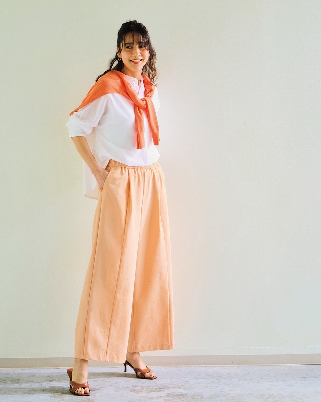 【ドゥクラッセ/DoCLASSE】のリネンタッチ・タックセミワイドパンツ68cm 人気、トレンドファッション・服の通販 founy(ファニー) 　ファッション　Fashion　レディースファッション　Fashion for Women　パンツ　Pants & Trousers　エレガント 上品　Elegant　センター　Center, Center Line　ビジネス 仕事 通勤　Business / Work / Commuting　リネン　Linen, Linen Fabric　 other-1|ID: prp329100004485521 ipo3291000000032426794