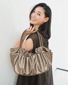 【ドゥクラッセ/DoCLASSE】のモノグラム柄・ギャザーハンドバッグ ブロンズ|ID: prp329100004485535 ipo3291000000031619411