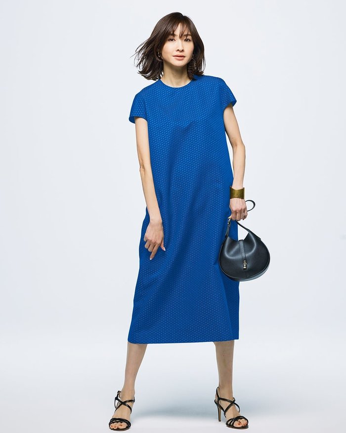 【ドゥクラッセ/DoCLASSE】の小紋柄ジャカード・サックワンピース インテリア・キッズ・メンズ・レディースファッション・服の通販 founy(ファニー) https://founy.com/ ファッション Fashion レディースファッション Fashion for Women ワンピース Dresses カッティング Cutting Detail キャップ Cap, Baseball Cap シンプル Simple, Minimal ジャカード／ジャガード Jacquard, Woven Pattern スリーブ Sleeve, Long Sleeve / Short Sleeve セットアップ Set-Up, Coordinated Outfit パターン Pattern, Design Print フォルム Silhouette, Form プリント Print, Printed Pattern エレガント 上品 Elegant 夏 Summer 無地 Plain, Solid Color |ID: prp329100004487245 ipo3291000000034425344