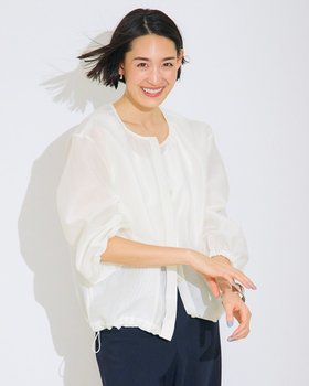 【ドゥクラッセ/DoCLASSE】のシアーオーガンジー・ギャザーブルゾン 人気、トレンドファッション・服の通販 founy(ファニー) ファッション Fashion レディースファッション Ladies' Fashion Online アウター Coat Outerwear ジャケット Jackets ブルゾン Blouson/Jackets ギャザー Gather ジャケット Jacket フェミニン Feminine ブルゾン Blouson |ID:prp329100004487249