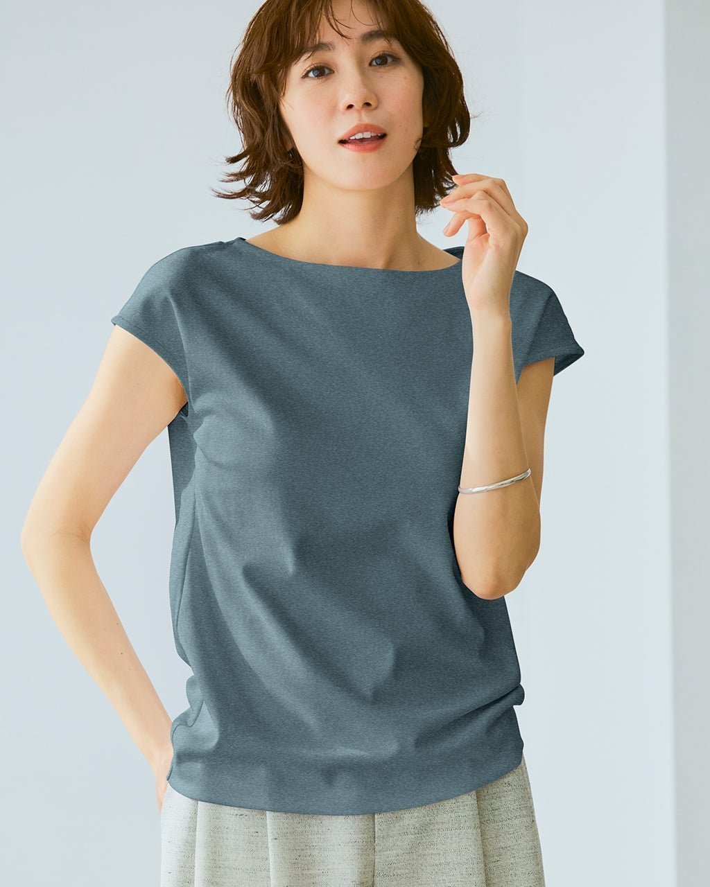 【ドゥクラッセ/DoCLASSE】のボートネック・フレンチ袖/スーピマ・ドゥクラッセTシャツ インテリア・キッズ・メンズ・レディースファッション・服の通販 founy(ファニー) 　ファッション　Fashion　レディースファッション　WOMEN　トップス・カットソー　Tops/Tshirt　シャツ/ブラウス　Shirts/Blouses　ロング / Tシャツ　T-Shirts　カットソー　Cut and Sewn　インナー　Inner　カシミヤ　Cashmere　カットソー　Cut And Sew　シンプル　Simple　ジャケット　Jacket　スリーブ　Sleeve　ダブル　Double　デニム　Denim　定番　Standard　なめらか　Smooth　人気　Popularity　パール　Pearl　フレンチ　French　フロント　Front　ベーシック　Basic　半袖　Short Sleeve　NEW・新作・新着・新入荷　New Arrivals　おすすめ　Recommend　夏　Summer　ビジネス 仕事 通勤　Business　グレーブルー|ID: prp329100004522377 ipo3291000000031989310