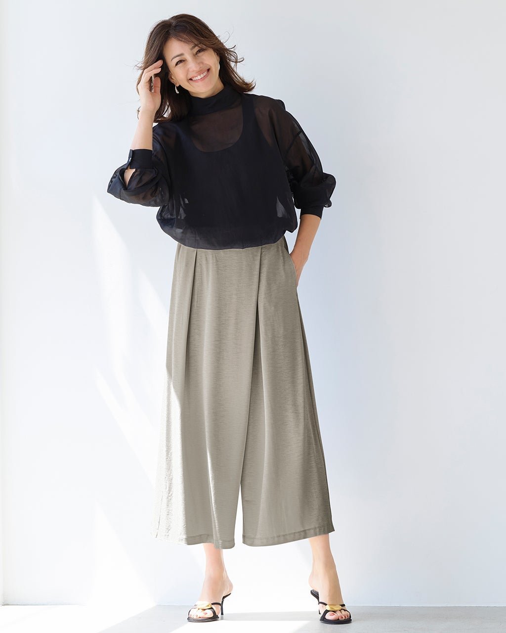 【ドゥクラッセ/DoCLASSE】のUVスラブ・ラップパンツ インテリア・キッズ・メンズ・レディースファッション・服の通販 founy(ファニー) 　ファッション　Fashion　レディースファッション　WOMEN　パンツ　Pants　NEW・新作・新着・新入荷　New Arrivals　カットソー　Cut And Sew　ドレープ　Drape　フェミニン　Feminine　ラップ　Wrap　ワイド　Wide　夏　Summer　グレー|ID: prp329100004522386 ipo3291000000031989376