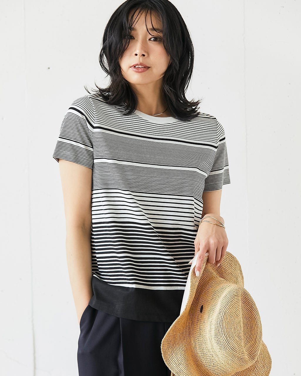 【ドゥクラッセ/DoCLASSE】の綿スラブ・総柄プリントTシャツ インテリア・キッズ・メンズ・レディースファッション・服の通販 founy(ファニー) 　ファッション　Fashion　レディースファッション　Fashion for Women　トップス・カットソー　Cut & Sew Tops　シャツ・ブラウス・オフィスカジュアル　Elegant Blouses & Button-Ups　ロングTシャツ・Tシャツ　Longline T-Shirts & Tees　カットソー・ベーシックTシャツ　Cut-and-Sewn Tops / Stretch Tees & Basics　カットソー　Cut and Sewn Top　シンプル　Simple, Minimal　プリント　Print, Printed Pattern　ボトム　Bottoms, Lower Wear　夏　Summer　ブラックパターン|ID: prp329100004522398 ipo3291000000032426765