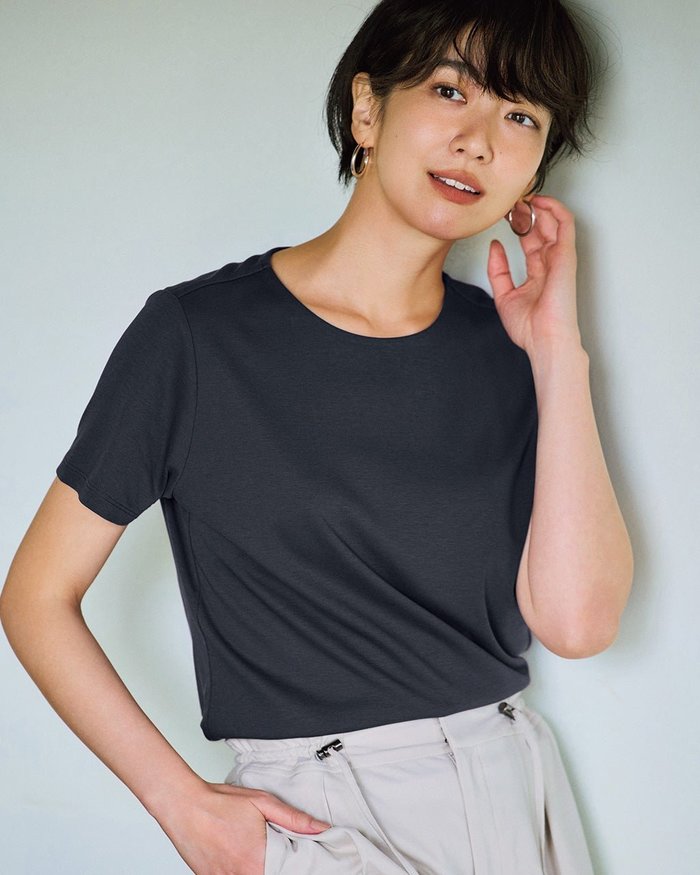 【ドゥクラッセ/DoCLASSE】のクルーネック・半袖/スーピマ・ドゥクラッセTシャツ インテリア・キッズ・メンズ・レディースファッション・服の通販 founy(ファニー) https://founy.com/ ファッション Fashion レディースファッション Fashion for Women トップス・カットソー Cut & Sew Tops シャツ・ブラウス・オフィスカジュアル Elegant Blouses & Button-Ups ロングTシャツ・Tシャツ Longline T-Shirts & Tees カットソー・ベーシックTシャツ Cut-and-Sewn Tops / Stretch Tees & Basics インナー Innerwear カットソー Cut and Sewn Top シンプル Simple, Minimal ジャケット Jacket, Outerwear ダブル Double, Double-Breasted デニム Denim, Jeans Material 定番 Standard, Basic Item なめらか Smooth, Silky Texture 人気 Popular, Best Seller パール Pearl, Pearl Accent フロント Front, Front Design ベーシック Basic, Essential 半袖 Short Sleeve, Half Sleeve おすすめ Recommended / Our Picks 夏 Summer ビジネス 仕事 通勤 Business / Work / Commuting |ID: prp329100004524193 ipo3291000000035894472