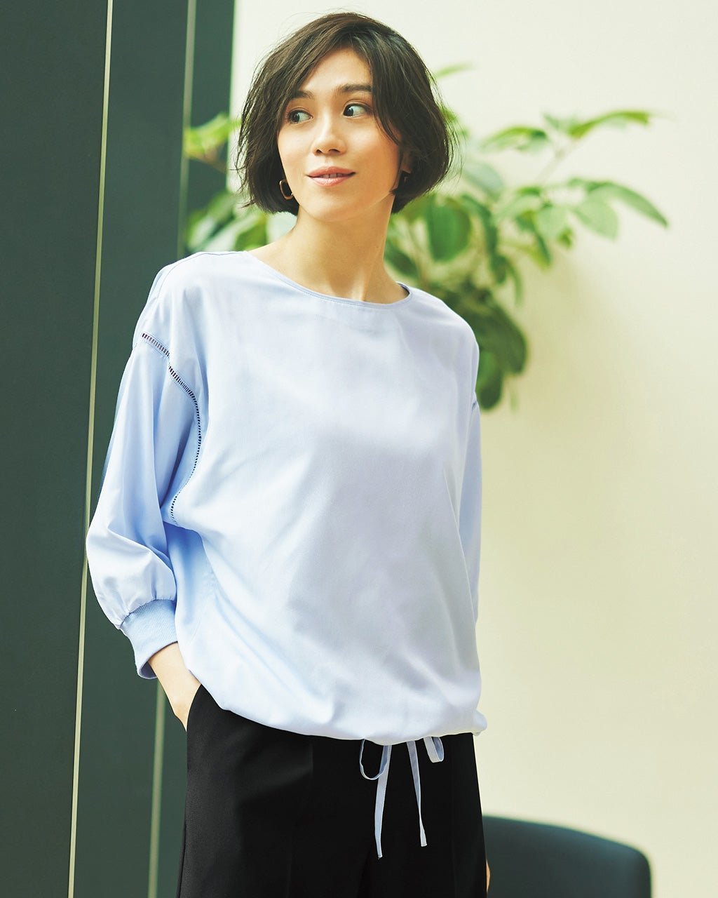 【ドゥクラッセ/DoCLASSE】のライトグログラン・はしごレースブラウス インテリア・キッズ・メンズ・レディースファッション・服の通販 founy(ファニー) 　ファッション　Fashion　レディースファッション　WOMEN　トップス・カットソー　Tops/Tshirt　シャツ/ブラウス　Shirts/Blouses　グログラン　Grosgrain　フォルム　Form　リボン　Ribbon　レース　Race　サックス|ID: prp329100004532760 ipo3291000000032039513