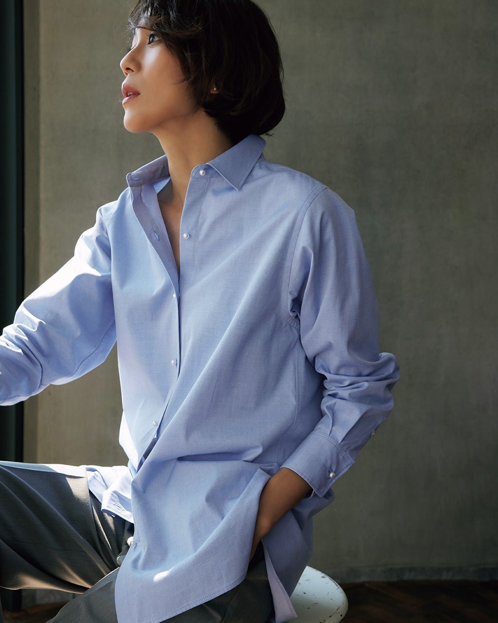 【ドゥクラッセ/DoCLASSE】のコットンオックス・パールボタンロングシャツ 人気、トレンドファッション・服の通販 founy(ファニー) 　ファッション　Fashion　レディースファッション　WOMEN　トップス・カットソー　Tops/Tshirt　シャツ/ブラウス　Shirts/Blouses　アクセサリー　Accessories　シンプル　Simple　パール　Pearl　マニッシュ　Mannish　 other-1|ID: prp329100004541609 ipo3291000000032088455