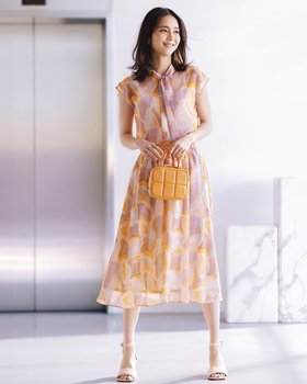 【ドゥクラッセ/DoCLASSE】 シフォンジョーゼット・抽象柄ボウタイブラウス人気、トレンドファッション・服の通販 founy(ファニー) ファッション Fashion レディースファッション WOMEN トップス・カットソー Tops/Tshirt シャツ/ブラウス Shirts/Blouses シフォン Chiffon ジョーゼット Georgette スタンド Stand スリーブ Sleeve セットアップ Set Up フレンチ French エレガント 上品 Elegant |ID:prp329100004549512