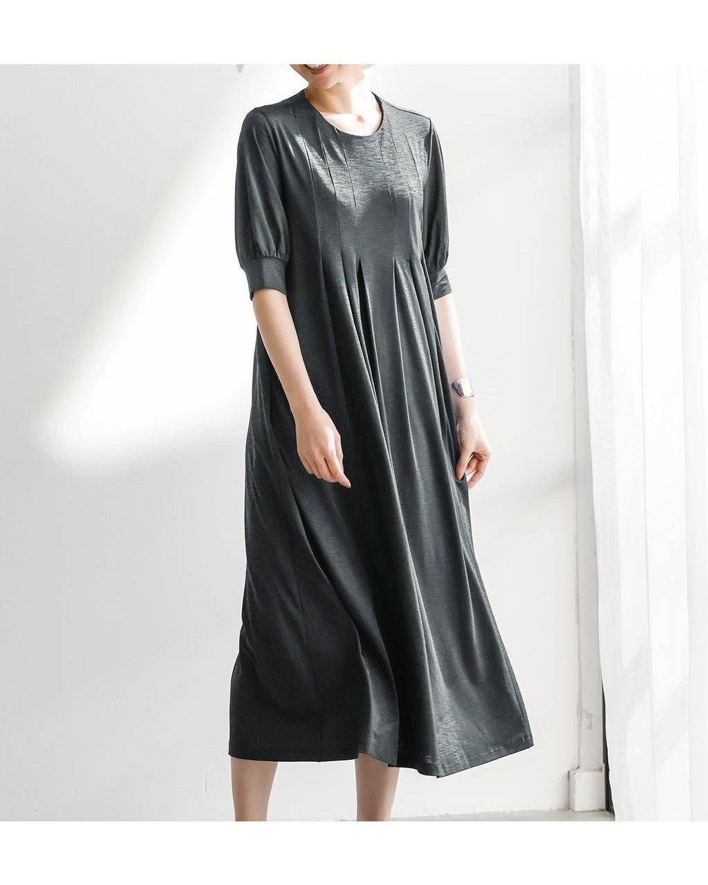 【ドゥクラッセ/DoCLASSE】のUVスラブ・タックデザインワンピース インテリア・キッズ・メンズ・レディースファッション・服の通販 founy(ファニー) 　ファッション　Fashion　レディースファッション　WOMEN　ワンピース　Dress　NEW・新作・新着・新入荷　New Arrivals　カットソー　Cut And Sew　スリーブ　Sleeve　フェミニン　Feminine　フォルム　Form　エレガント 上品　Elegant　人気　Popularity　夏　Summer　旅行　Travel　カーキグレー|ID: prp329100004571977 ipo3291000000032352548
