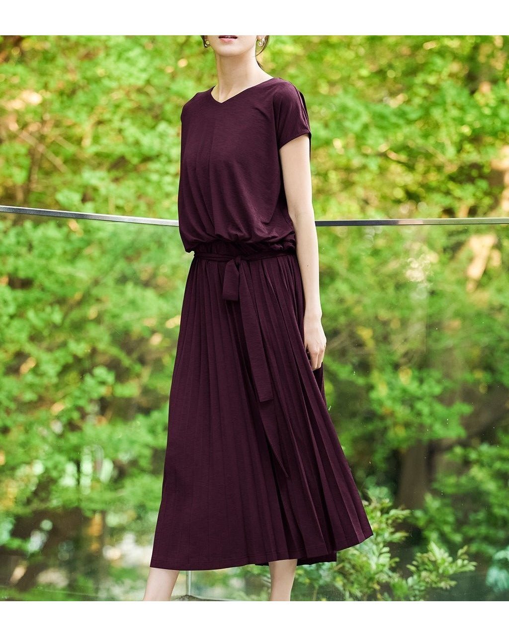 【ドゥクラッセ/DoCLASSE】のUVスラブ・プリーツ切替ワンピース インテリア・キッズ・メンズ・レディースファッション・服の通販 founy(ファニー) 　ファッション　Fashion　レディースファッション　WOMEN　ワンピース　Dress　NEW・新作・新着・新入荷　New Arrivals　カットソー　Cut And Sew　フォルム　Form　ブラウジング　Browsing　プリーツ　Pleats　人気　Popularity　切替　Switching　夏　Summer　旅行　Travel　ダークパープル|ID: prp329100004571980 ipo3291000000032352598