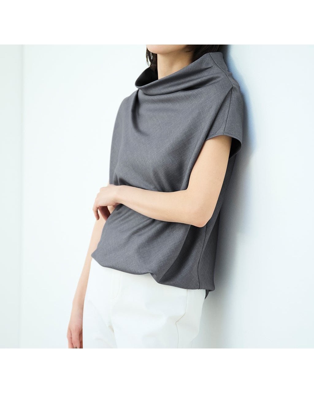 【ドゥクラッセ/DoCLASSE】のモダンアシメタック・ロングトップス インテリア・キッズ・メンズ・レディースファッション・服の通販 founy(ファニー) 　ファッション　Fashion　レディースファッション　WOMEN　トップス・カットソー　Tops/Tshirt　シャツ/ブラウス　Shirts/Blouses　NEW・新作・新着・新入荷　New Arrivals　エレガント 上品　Elegant　モダン　Modern　グレー|ID: prp329100004571984 ipo3291000000032352613