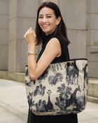 【ドゥクラッセ/DoCLASSE】のプリント柄リバーシブル・トートバッグ エクルー|ID: prp329100004600866 ipo3291000000032711060