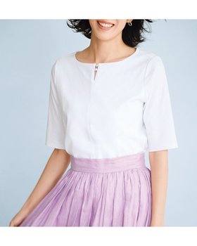 【ドゥクラッセ/DoCLASSE】のパールキーネック・5分袖/スーピマ・ドゥクラッセTシャツ 人気、トレンドファッション・服の通販 founy(ファニー) ファッション Fashion レディースファッション Fashion for Women トップス・カットソー Cut & Sew Tops シャツ・ブラウス・オフィスカジュアル Elegant Blouses & Button-Ups ロングTシャツ・Tシャツ Longline T-Shirts & Tees カットソー・ベーシックTシャツ Cut-and-Sewn Tops / Stretch Tees & Basics インナー Innerwear カットソー Cut and Sewn Top シンプル Simple, Minimal ジャケット Jacket, Outerwear ダブル Double, Double-Breasted デニム Denim, Jeans Material 定番 Standard, Basic Item なめらか Smooth, Silky Texture パール Pearl, Pearl Accent フロント Front, Front Design ベーシック Basic, Essential 半袖 Short Sleeve, Half Sleeve 新作・新入荷 New Arrivals / New In おすすめ Recommended / Our Picks 夏 Summer ビジネス 仕事 通勤 Business / Work / Commuting |ID:prp329100004600869